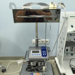 Італійський столик для приладів