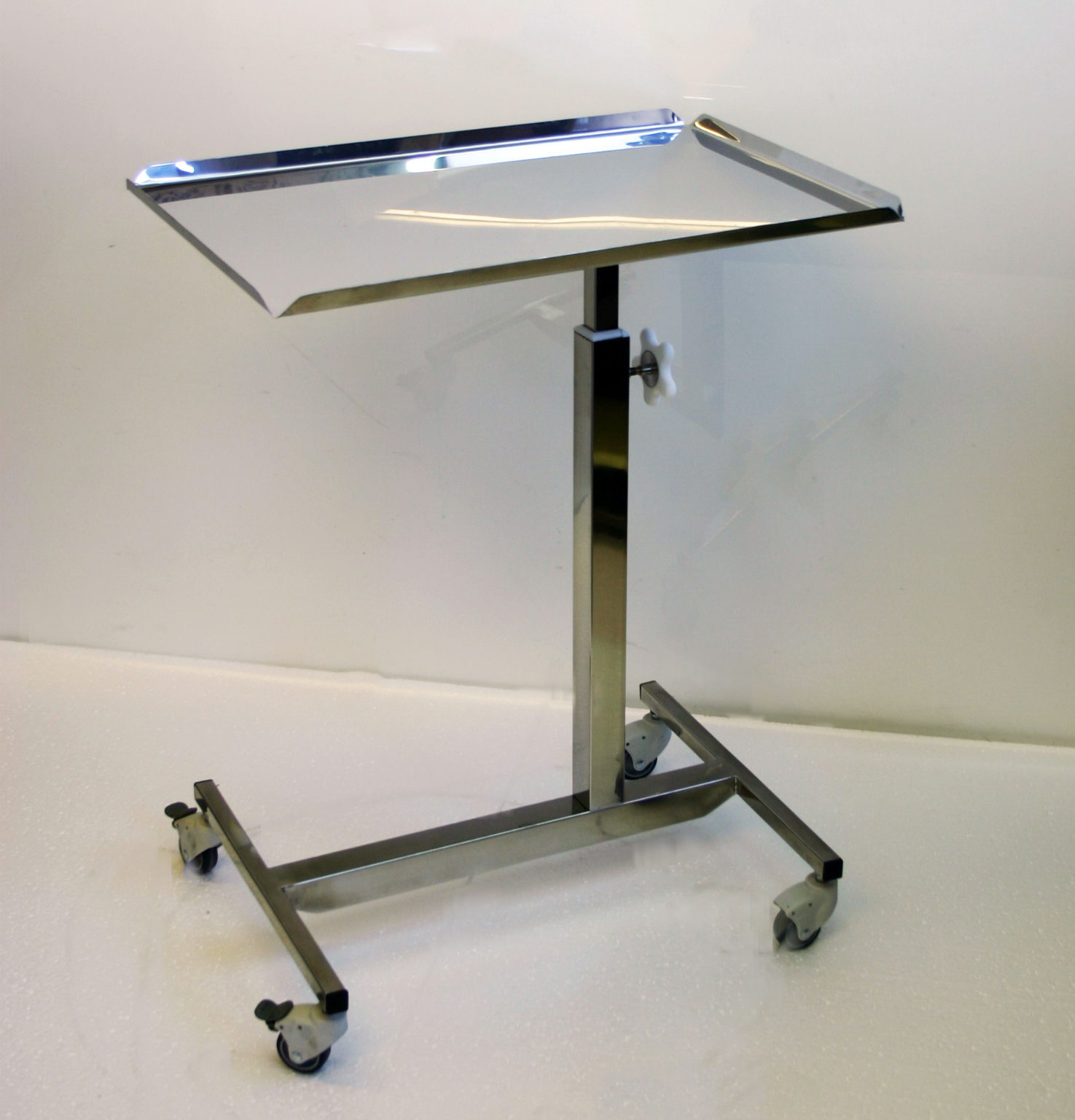 KOCHER-MAYO table with H-shaped base
